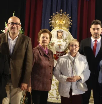 La Asociación de Jesús Caído y la Amargura celebró un besamanos en honor a su titular