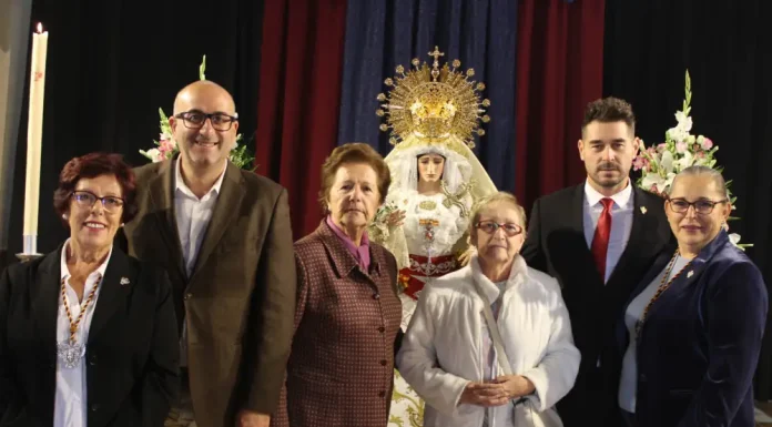 La Asociación de Jesús Caído y la Amargura celebró un besamanos en honor a su titular