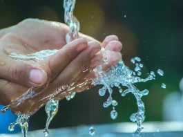 El alcalde apela a un uso responsable del agua ante el agotamiento del acuífero