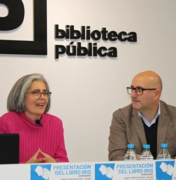 Teresa Valencia presenta en la Biblioteca su primera novela de fantasía juvenil: ‘Iris’