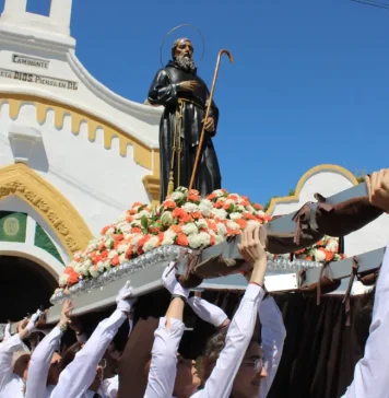 San Francisco de Paula recorre de forma extraordinaria las calles del centro por el centenario de su ermita