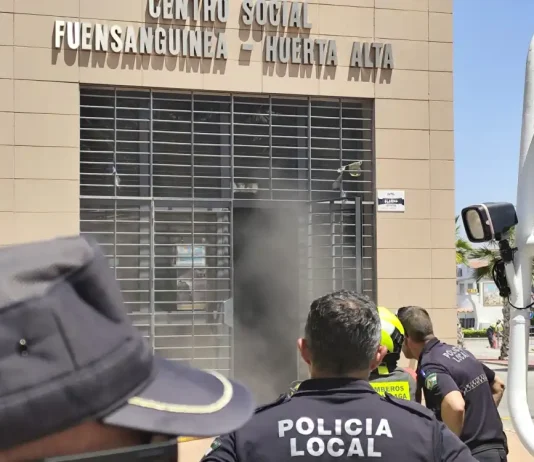 Rápida actuación de los servicios de emergencia ante un incendio en el Centro Social de Fuensanguínea