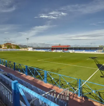 Adjudicada la gestión de los bares de los estadios de Los Manantiales y Carranque