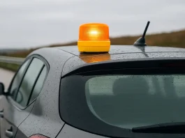 Baliza V16 obligatoria desde enero de 2026: cómo elegir una homologada, evitar multas y usarla correctamente