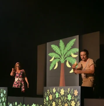 Lleno en El Centro Cultural para disfrutar con La Obra «Los Diarios de Adán y Eva»