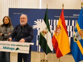 La delegada del Gobierno andaluz anuncia más de un millón de euros para ampliar el centro de salud