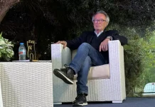 El actor y dramaturgo Óscar Martínez protagoniza un nuevo encuentro en La Platea