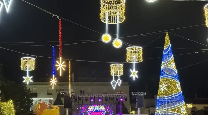 Alhaurín de la Torre inaugura su alumbrado y belenes con un multitudinario arranque de la Navidad y el anuncio de que habrá celebraciones en el Parque Municipal