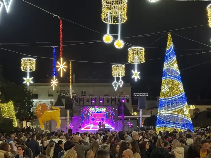 Alhaurín de la Torre inaugura su alumbrado y belenes con un multitudinario arranque de la Navidad y el anuncio de que habrá celebraciones en el Parque Municipal