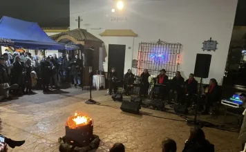 La barriada de Zapata disfruta con su tradicional zambomba navideña