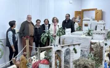 La Asociación de Vecinos de Torrealquería inaugura su Belén navideño