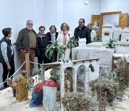 La Asociación de Vecinos de Torrealquería inaugura su Belén navideño
