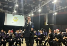 La Banda Municipal llena de música y espíritu navideño la Casa de la Juventud