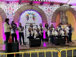 La octava Navidad Morá repite éxito con la multitudinaria inauguración del Belén y una tarde llena de música