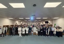 El Hospital Clínico de Málaga homenajea a 130 profesionales jubilados