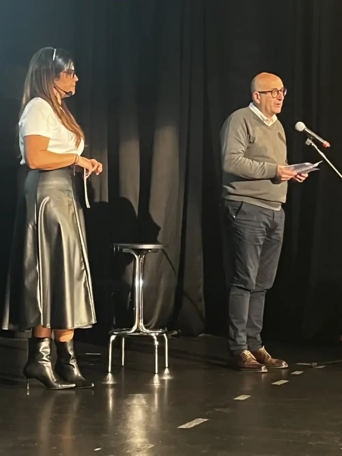 Un taller facilita las claves para mejorar la comunicación entre familias y adolescentes