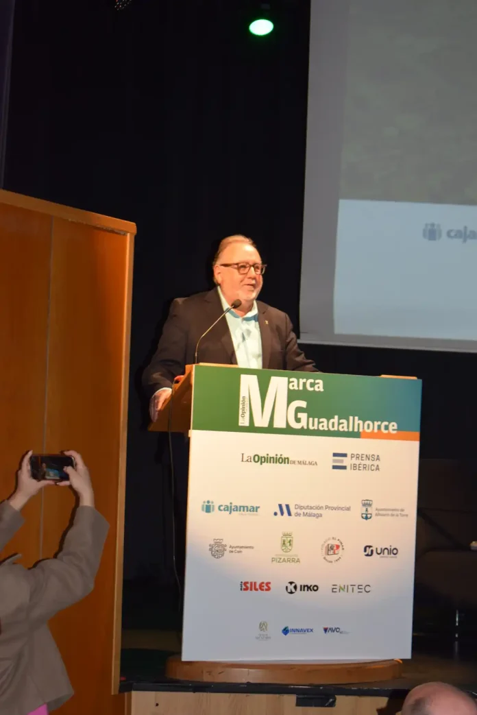 El alcalde pide máxima coordinación entre los municipios y el "liderazgo" de la Junta de Andalucía para aumentar las oportunidades de crecimiento del área metropolitana y la comarca del Guadalhorce