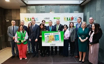 La Junta de Andalucía y la ONCE presentan el cupón conmemorativo del Día de Andalucía
