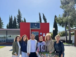 El subcampeón olímpico Damián Quintero comparte los valores y la disciplina del kárate con estudiantes de El Pinar