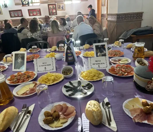 La Real Hermandad de los Moraos celebra su tradicional almuerzo de convivencia