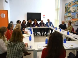 El alcalde se reúne con la comunidad extranjera de Alhaurín de la Torre