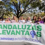 Por Andalucía reclama más feminismo frente al fascismo y la guerra durante la manifestación del 8M en Málaga