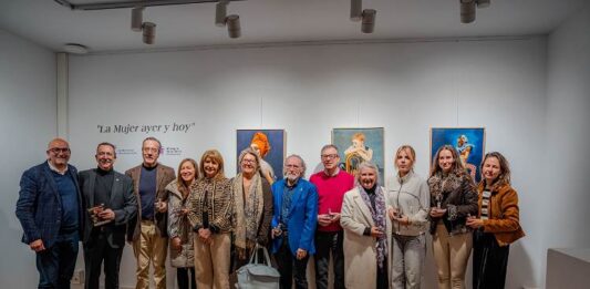 Inaugurada la exposición 'La mujer de ayer y hoy' dentro de la programación del 8-M