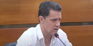 VOX denuncia la actitud “caciquil y dictatorial” del alcalde del PP tras expulsar a su portavoz del Pleno del 8M en Alhaurín de la Torre VOX denuncia la actitud “caciquil y dictatorial” del alcalde del PP tras expulsar a su portavoz del Pleno del 8M en Alhaurín de la Torre