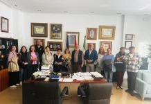 El grupo de investigación y coloquio del Centro Sesmero visita la casa consistorial