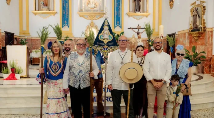 Alhaurín de la Torre arropa la salida del Grupo Parroquial del Rocío en una jornada de fe y tradición