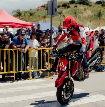 La novena Maxi Concentración Motera reúne a miles de aficionados en un de semana de motor y convivencias