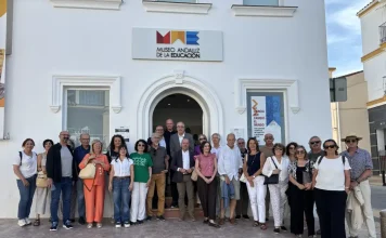 Miembros del Ateneo de Málaga visitan el Museo Andaluz de la Educación