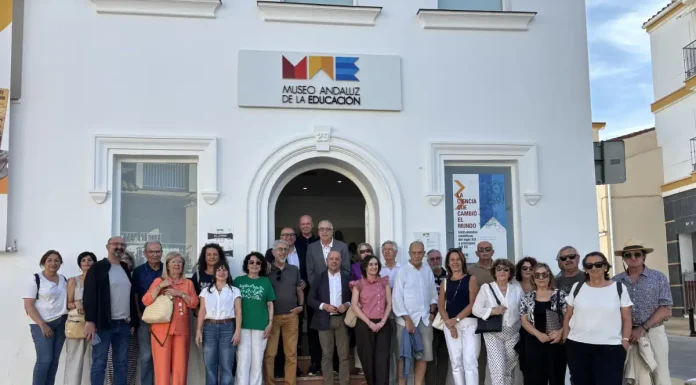 Miembros del Ateneo de Málaga visitan el Museo Andaluz de la Educación