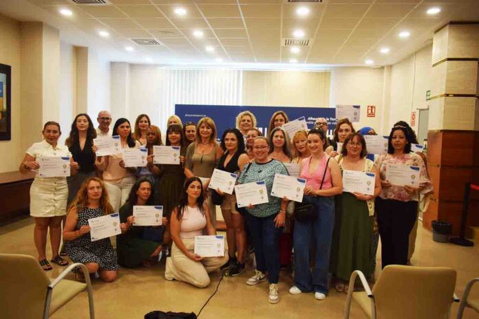 Entrega de diplomas al alumnado del curso municipal de Ayuda a Domicilio