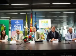 Una zambullida imprudente puede cambiar una vida para siempre: la Junta alerta del riesgo de saltar al agua sin comprobar la profundidad