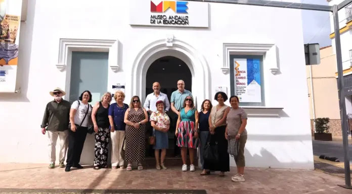 El grupo de investigación y coloquio del Centro Sesmero visita el MAE