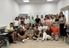 El alcalde visita el curso de primeros auxilios de los monitores de los campamentos de verano