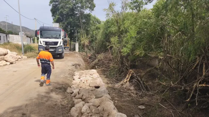En marcha las obras de otro plan de mejora de caminos en Alhaurín de la Torre