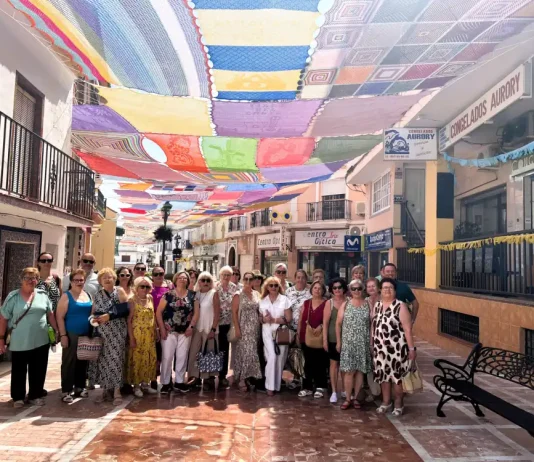 Agradecimiento a las tejedoras del gran toldo de croché Alhaurín de la Torre   