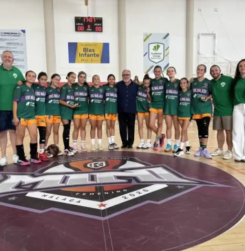 El alcalde visita el Campamento de España de Minibasket Femenino El alcalde visita el Campamento de España de Minibasket Femenino