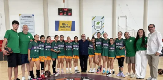 El alcalde visita el Campamento de España de Minibasket Femenino