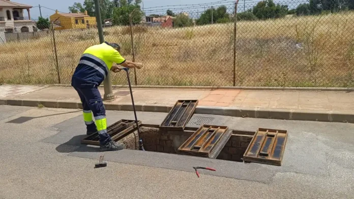 El Ayuntamiento trabaja para reparar una avería en el pozo de Los Caracolillos El Ayuntamiento trabaja para reparar una avería en el pozo de Los Caracolillos