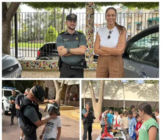 La Guardia Civil acerca su labor a los niños y niñas de Alhaurín de la Torre La Guardia Civil acerca su labor a los niños y niñas de Alhaurín de la Torre