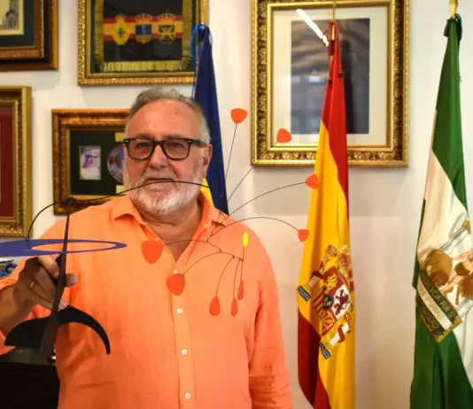 Una nueva escultura embellecerá la avenida de las Américas junto al Mercadona