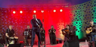 Alhaurín de la Torre llena El Portón en el homenaje a María Jiménez y Bambino