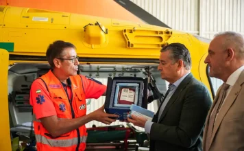 Sanidad culmina la implantación del servicio de transfusión sanguínea aérea en toda Andalucía