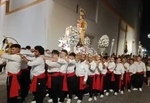 El Barrio Viejo pone el broche final a sus fiestas con la procesión de la Virgen del Carmen El Barrio Viejo pone el broche final a sus fiestas con la procesión de la Virgen del Carmen