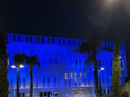 Alhaurín de la Torre se ilumina de Azul para apoyar a quienes conviven con La Enfermedad de "Sjögren