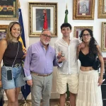 El Alcalde de Alhaurín de la Torre recibe a Marco de la Hoz, concursante de La Voz Kids