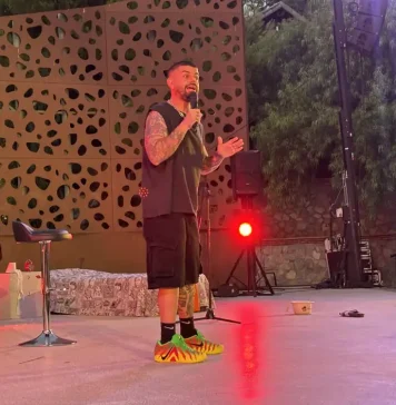 El humor de Guelmi llena Alhaurín de la Torre de risas y un gran ambiente El humor de Guelmi llena Alhaurín de la Torre de risas y un gran ambiente